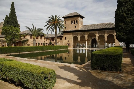 La Alhambra de Granada sin turistas por la crisis del coronavirus (ÁLEX CÁMARA - EUROPA PRESS)