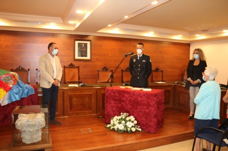El nuevo jefe de la Policía Local toma posesión del cargo (AYTO. ALHENDÍN) 