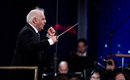 Imagen de un con concierto de Barenboin (BERND VON JUTRCZENKA)