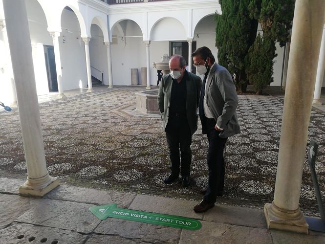 El delegado de Cultura y Patrimonio Histórico de la Junta en Granada, Antonio Granados, visita el Museo Arqueológico de Granada con motivo de su reapertura (JUNTA DE ANDALUCÍA) El delegado de Cultura y Patrimonio Histórico de la Junta en Granada, Antonio Granados, visita el Museo Arqueológico de Granada con motivo de su reapertura (JUNTA DE ANDALUCÍA)