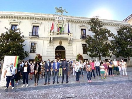 Luis Salvador con los guias turisticos de Granada (AYUNTAMIENTO)