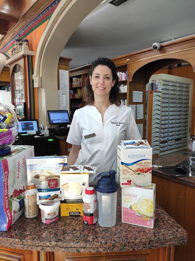 Ana Zurita Ortega, alumna del programa de Doctorado en Farmacia Social de la Escuela Internacional de Posgrado de la UGR y primera autora de este estudio (UGR) Ana Zurita Ortega, alumna del programa de Doctorado en Farmacia Social de la Escuela Internacional de Posgrado de la UGR y primera autora de este estudio (UGR)