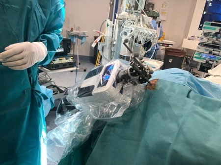 El Hospital Virgen de las Nieves implanta una plataforma robótica para intervenciones de neurocirugía (JUNTA DE ANDALUCÍA) 