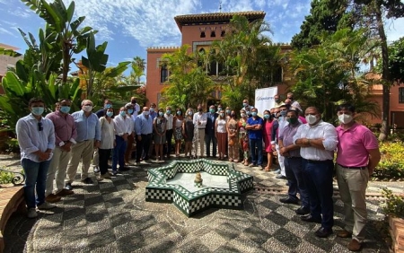 Foto de familia del PP de Granada, en un acto con Antonio González Terol (PP) 