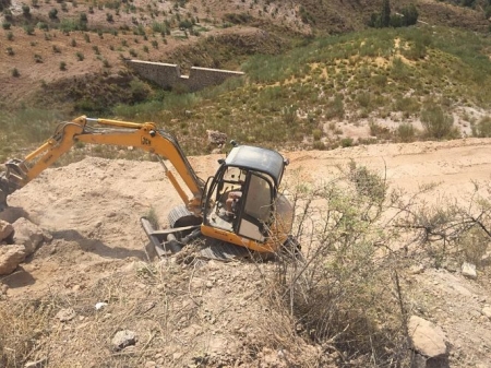 Obras en el entorno del Barranco de El Carrizal (ASOCIACIÓN GRANADINA PARA RECUPERACIÓN DE MEMORIA) 