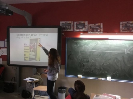 Una profesora imparte clases en un centro bilingüe (JUNTA) 