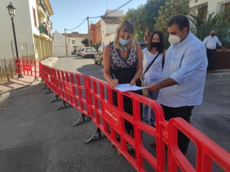 La Alcaldesa de La Zubia, Inmaculada Hernández ha visitado una de las zonas (AYTO. LA ZUBIA) 