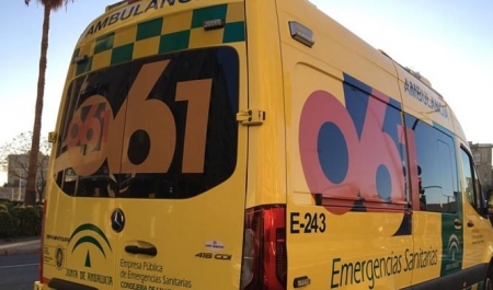 Ambulancia del servicio de emergencias sanitarias 061 (JUNTA DE ANDALUCÍA)