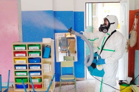 Desinfección en un colegio de Armilla (AYTO. ARMILLA)