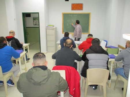 Un aula del centro penitenciario de Albolote