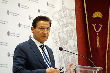 El Alcalde de Granada, Luis Salvador (JAVIER ALGARRA / AYUNTAMIENTO) 
