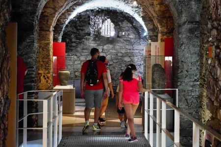 Museo Cueva Siete Palñacios de Almuñécar (AYTO. ALMUÑÉCAR)