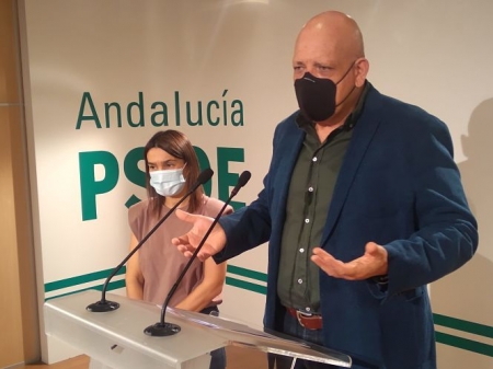 Gerardo Sánchez y Olga Manzano en rueda de prensa (PSOE)