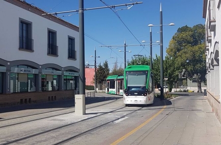 Curva del Metro de Granada en la avenida Fernando de los Ríos en Armilla (JUNTA DE ANDALUCÍA) 
