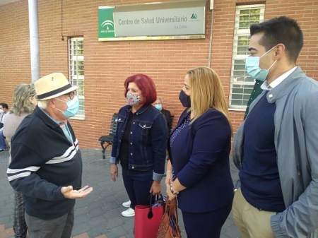 Imagen de la visita al Centro de salud de La Zubia (PSOE)