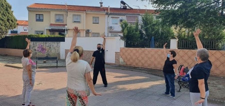 Imagen del taller de chikung en Cúllar Vega (AYTO. CÚLLAR VEGA)