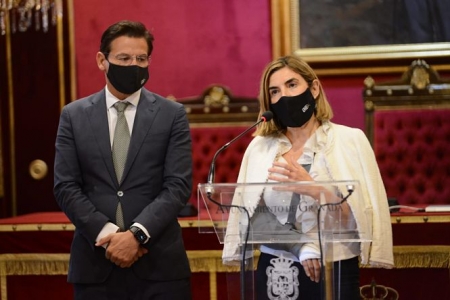 Visita de la Consejera de Empleo al Ayuntamiento de Granada (JUNTA)