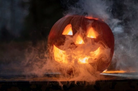 Calabaza humeante con `hielo seco` (MUYFRÍO) 