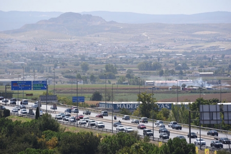 Coches circulando por la circunvalación de Granada (DIPUTACIÓN)
