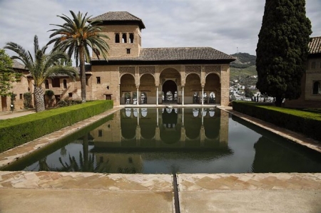 La Alhambra de Granada sin turistas por la crisis del coronavirus (ÁLEX CÁMARA - EUROPA PRESS)