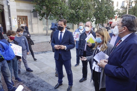 El Alcalde de Granada ha acudido al Colegio Andrés Segovia (AYTO. GRANADA) 