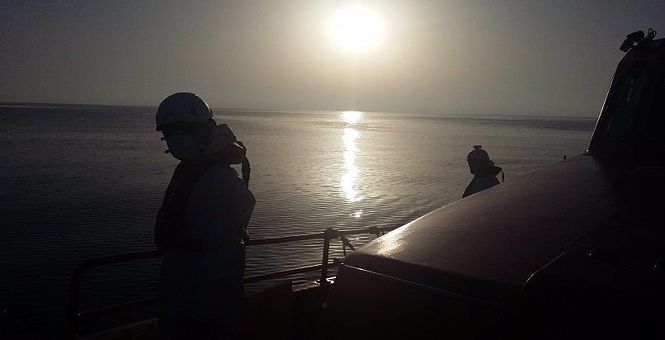 La Salvamar Hamal rescata a 30 imigrantes de una patera en el Mar de Alborán, en una imagen de archivo (SALVAMENTO MARÍTIMO) La Salvamar Hamal rescata a 30 imigrantes de una patera en el Mar de Alborán, en una imagen de archivo (SALVAMENTO MARÍTIMO)
