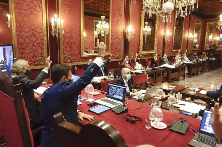 Pleno del Ayuntamiento de Granada, en imagen de archivo (AYUNTAMIENTO DE GRANADA)
