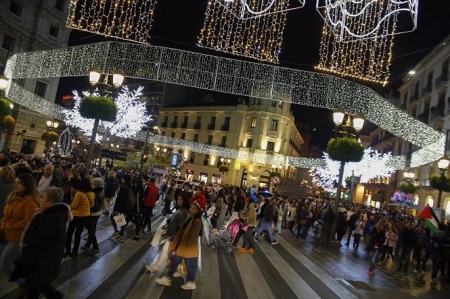 Encendido de las luces de Navidad en Granada en 2019 (ÁLEX CÁMARA - EUROPA PRESS) 