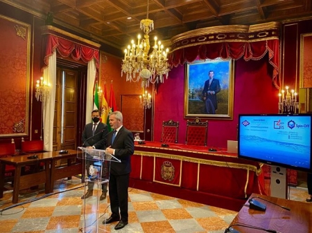 El alcalde de Granada, Luis Salvador, y el presidente de la Autoridad Portuaria de Motril, José García Fuentes (PUERTO DE MOTRIL) 