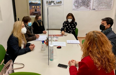 Imagen de la reunión con las estéticas (PSOE) 