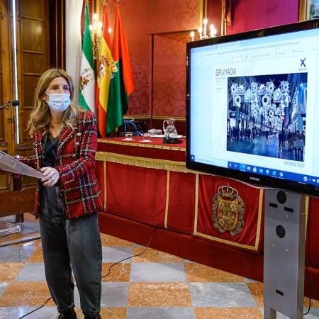 Eva Martín durante la presentación del alumbrado navideño (AYTO. GRANADA) 