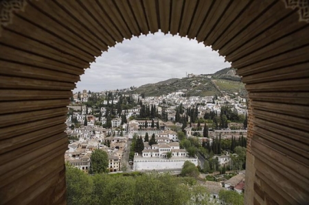 Visitas a Granada desde la Alhambra (ÁLEX CÁMARA / EUROPA PRESS)