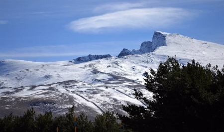 Vista del Pico Veleta en Sierra Nevada, en imagen de archivo (112 ANDALUCÍA ) 