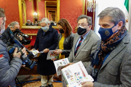 Imagen de la presentación del libro (JAVIER ALGARRA/AYUNTAMIENTO)