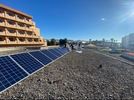 Placas solares en el Colegio Las Norias (AYTO. ALMUÑECAR) 