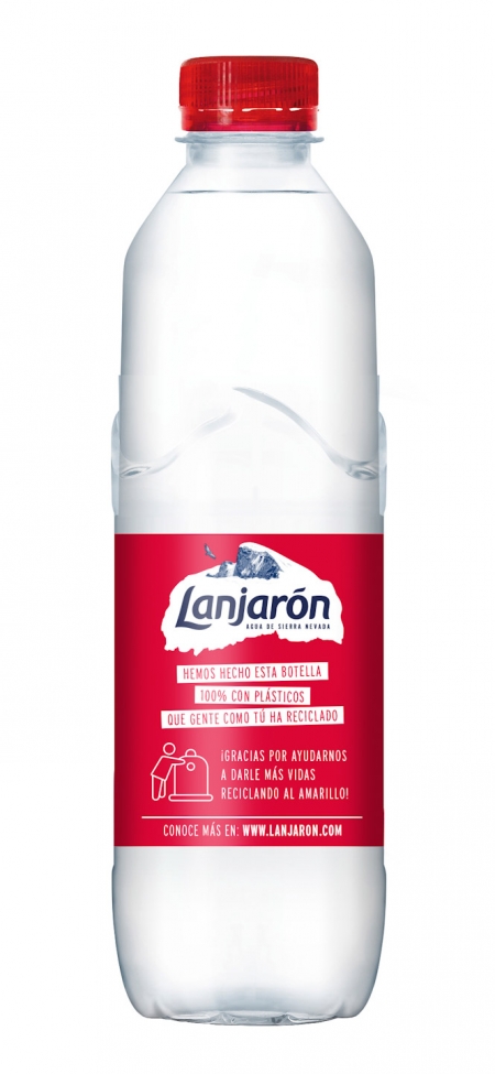 Imagen de la botella de Aguas de Lanjarón hecha con plástico reciclado (AGUAS LANJARÓN) 