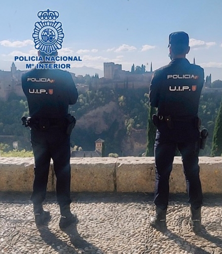 Agentes de la Policía Nacional (POLICÍA NACIONAL)