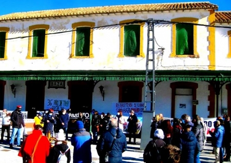 Acto por el tren en la estación de Baza (AAF COMARCA DE BAZA)