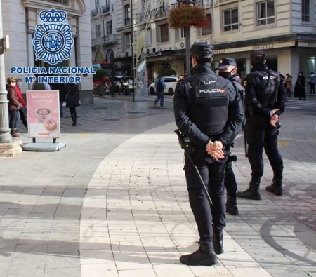 Agentes de la Policía Nacional (POLICÍA NACIONAL) 