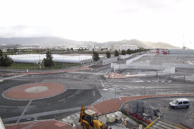 Vista general de la Zona de Actividades Logísticas (ZAL) del Puerto de Motril y del muelle de las Azucenas (PUERTO DE MOTRIL) Vista general de la Zona de Actividades Logísticas (ZAL) del Puerto de Motril y del muelle de las Azucenas (PUERTO DE MOTRIL)