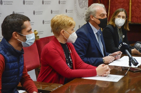 Imagen de la presentación del convenio (JAVIER ALGARRA / AYUNTAMIENTO)