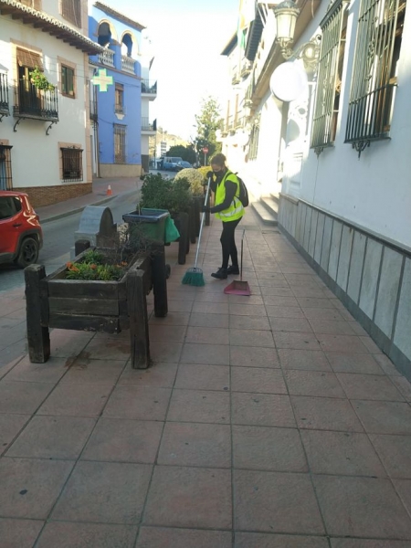 una de las trabajadoras contratadas por el Ayuntamiento de Monachil en 2020 (AYTO. MONACHIL)