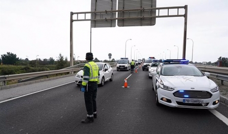 Agentes de la Guardia Civil de tráfico (JUNTA DE ANDALUCÍA) 