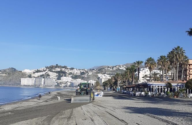 El Ayuntamiento Pone A Punto Las Playas De Almuñécar Y La Herradura Para La Semana Santa (AYUNTAMIENTO DE ALMUNÉCAR) El Ayuntamiento Pone A Punto Las Playas De Almuñécar Y La Herradura Para La Semana Santa (AYUNTAMIENTO DE ALMUNÉCAR)