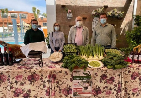 Las autoridades de Monachil durante la presentación de las XXIV Jornadas del Haba Verde de REGAMAM (AYTO. MONACHIL)