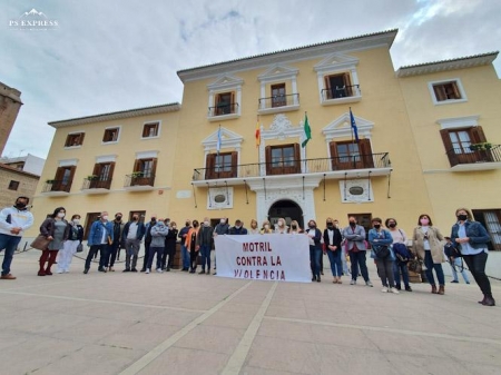 Concentración a las puertas del Ayuntamiento de Motril (AYTO. MOTRIL)