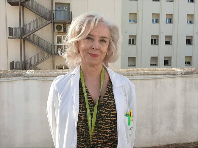 Yolanda Mejías Martín, directora de Enfermería del Hospital Universitario Virgen de las Nieves (Granada) y alumna del programa de Doctorado en Medicina Clínica y Salud Pública de la UGR (UNIVERSIDAD) Yolanda Mejías Martín, directora de Enfermería del Hospital Universitario Virgen de las Nieves (Granada) y alumna del programa de Doctorado en Medicina Clínica y Salud Pública de la UGR (UNIVERSIDAD)