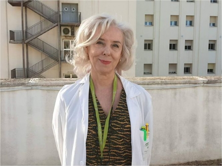 Yolanda Mejías Martín, directora de Enfermería del Hospital Universitario Virgen de las Nieves (Granada) y alumna del programa de Doctorado en Medicina Clínica y Salud Pública de la UGR (UNIVERSIDAD)