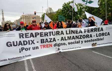 Manifestación para pedir la reapertura de la linea férrea (AAF COMARCA DE BAZA)