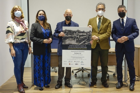 Presentación de la muestra fotográfica (JAVIER ALGARRA / AYUNTAMIENTO)